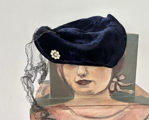 Vtg navy blue velvet hat - navy,