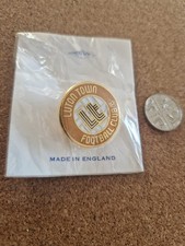 LUTON  TOWN  F C - AeW B'HAM  UNOPENED VINTAGE 70's COLLECTABLE  FOOTBALL BADGE 