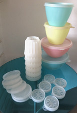 VINTAGE TUPPERWARE 4 X PASTEL STACKING LIDDED BOWLS + 6 INDIVIDUAL JELLY MOULDS