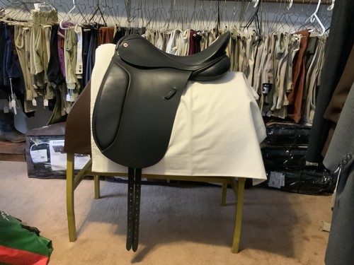 Cliff barnsby dressage saddle - cliff,