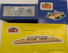 Vintage Hornby Dublo Suburban Station Signal Cabin Level Crossing Set OO