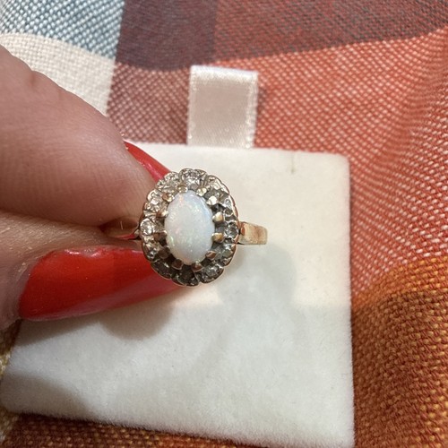 9ct yellow gold and opal - cz,