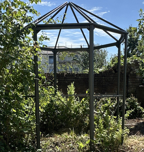 Beautiful octagonal greenhouse - beautiful,