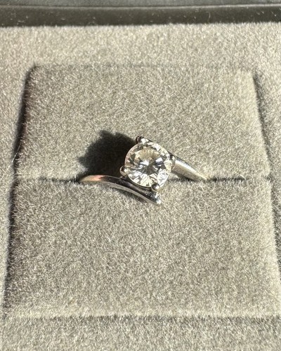 Beaverbrooks 18ct white gold - 18ct,