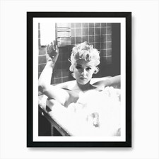 Marilyn Monroe In Bathtub Black And Framed Wall Art Poster Canvas Print Picture