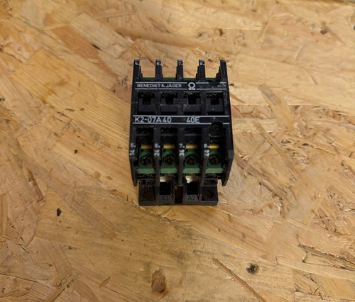 Benedikt jager 07a40 40e - &,