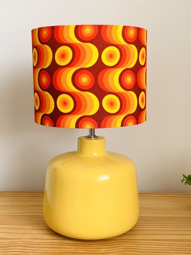 Modern large retro 1970s - large,