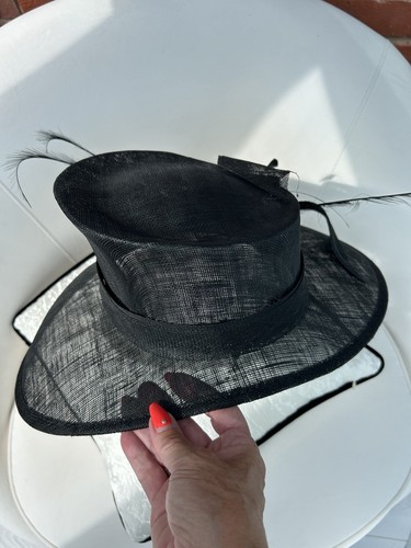 Maddox black feather straw - black,