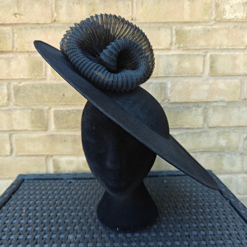Black flower wide - black, brim