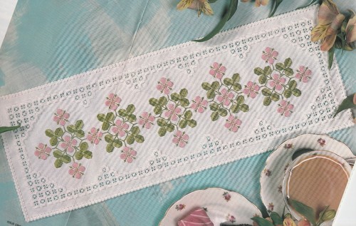 Flower floral runner hardanger - floral,
