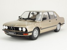 BMW 520I/ E12 1987 - IXO 1/18