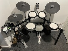 Yamaha DTX582K Electronic Drum Kit + Sonor kick pedal