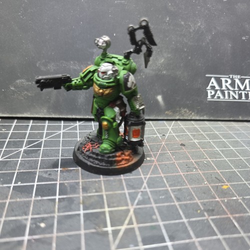 Space marines salamander - marines,