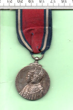 1935 GEORGE V ORIGINAL GENUINE JUBILEE MEDAL WITH RIBBON (384)