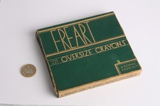 Vintage Cosmic Crayon Finart 12 FREART Giant Crayons wartime 1942 packaging WWII