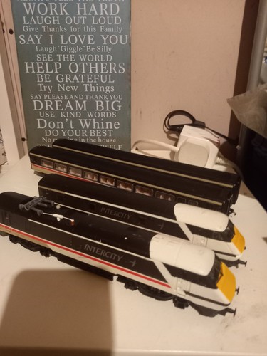 Hornby intercity 225 class - 225,