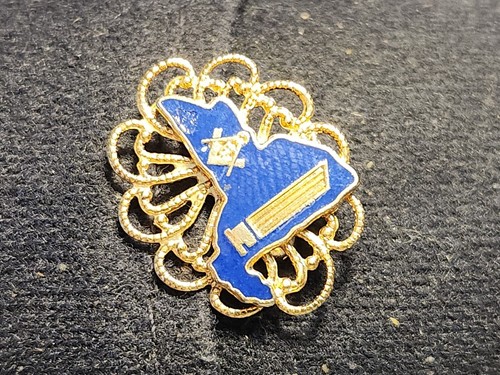 Vintage complete masonic badge - vintage,