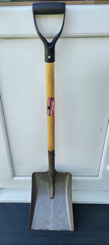 Shovel with wooden handle - wooden, 330