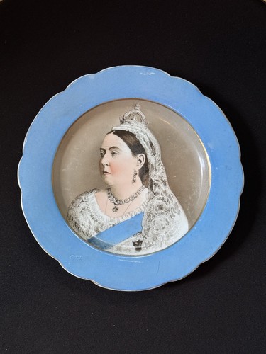 Queen victoria porcelain plate - victoria,