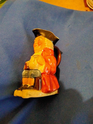 Toby jug sylvac - by,