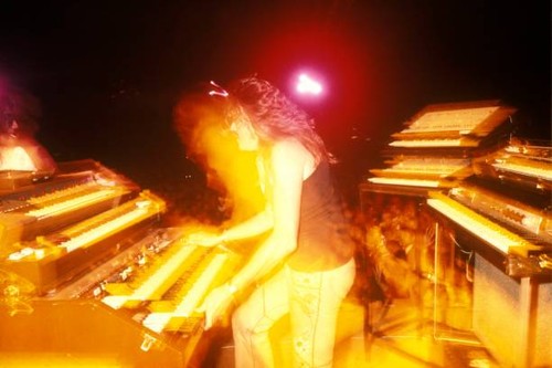 Synthesiser and hammond - synthesiser, organ