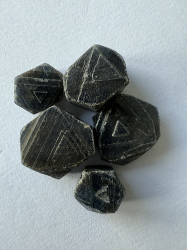 Natural blue sapphire - ct,