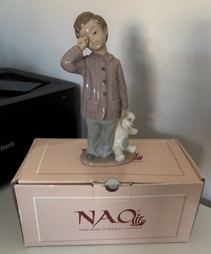Nao lladro figurine sleepy - figurine, “sleepy