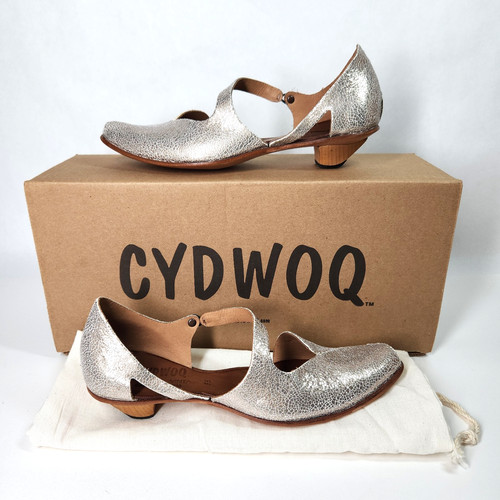 Cydwoq vintage exterior shoes - vintage,