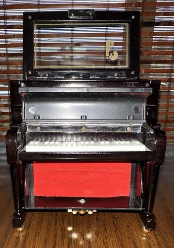 Vtg jewelry music - box, size