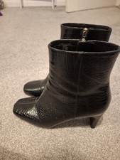 Peacocks  size 6 boots