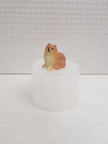 Pomeranian dog figurine - pomeranian,