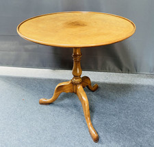 Brights of Nettlebed Antique Style Circular Tilt Top Tripod Table