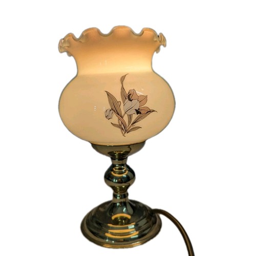 Vintage milk glass table lamp - milk,