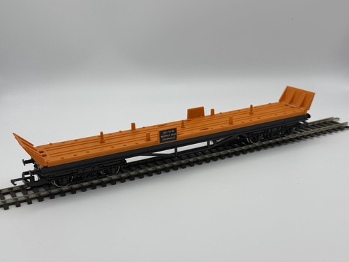 Hornby r126 car - hornby, transporter