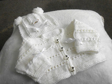 Hand knitted White * Woolly