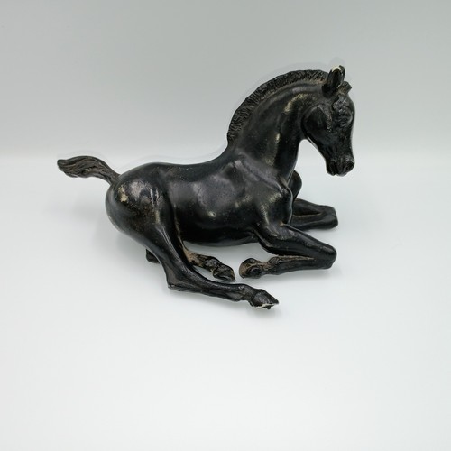 Breyer traditional lying down - lying,