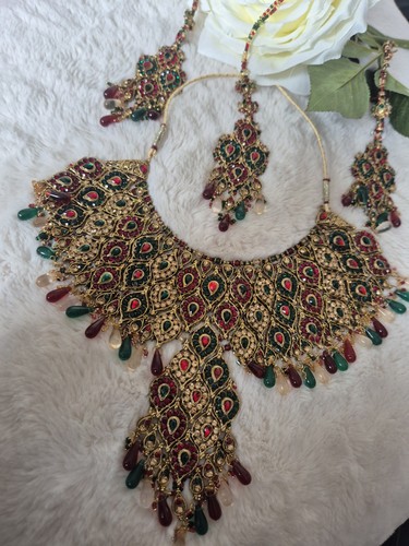 Beautiful indian red - beautiful, green