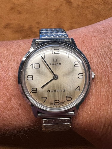 Vintage timex quartz - q,