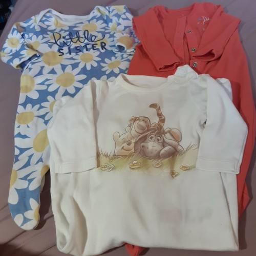 Girl baby grows months - baby,