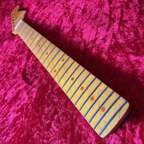 Red dot inlays gloss - inlays, finish