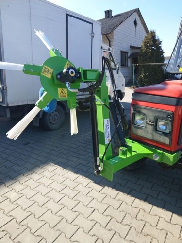 Orchard sweeper one side