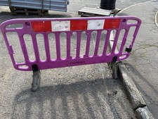 ROAD BARRIERS 1 X TRAFFIC MANAGEMENT CHAPTER 8 PEDESTRIAN PLASTIC SAFETY BARRIER