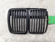 1986 E30 BMW 3 SERIES 2 Door Saloon Front Centre Black Painted Grille Grill
