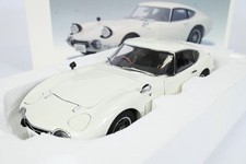 AUTOart 1/18 Toyota 2000GT