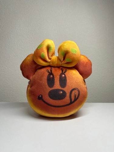 Minnie mouse bread shaped - minnie,