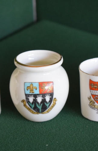 Goss crested china urn eton - crested,