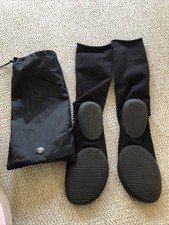 Yeezy Pods Black Size 2 ( US