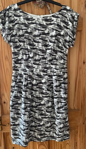 Emily and fin size 10 - fin, s/uk