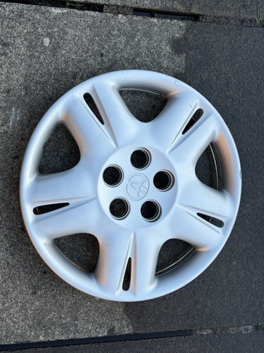 Toyota avensis wheel trim - toyota,