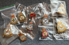 VARIOUS RAF ROYAL AIR FORCE PIN BADGES - SQUADRON, POLICE, RECONNOISSANCE ETC.
